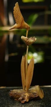 Humming Bird with Petal Stand